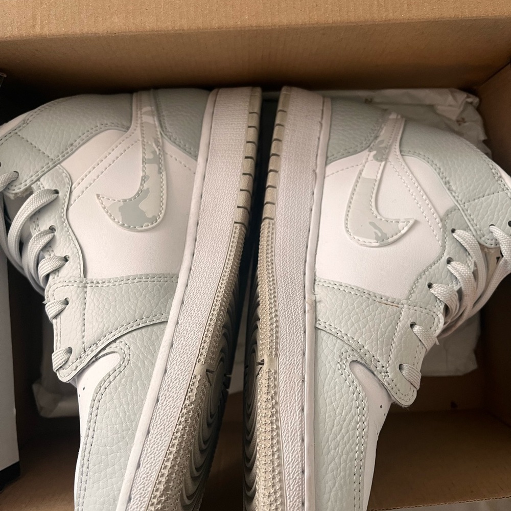 Jordan 1s Mid